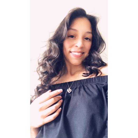 Meet your Posher, Juliana - Picture 1 of 1